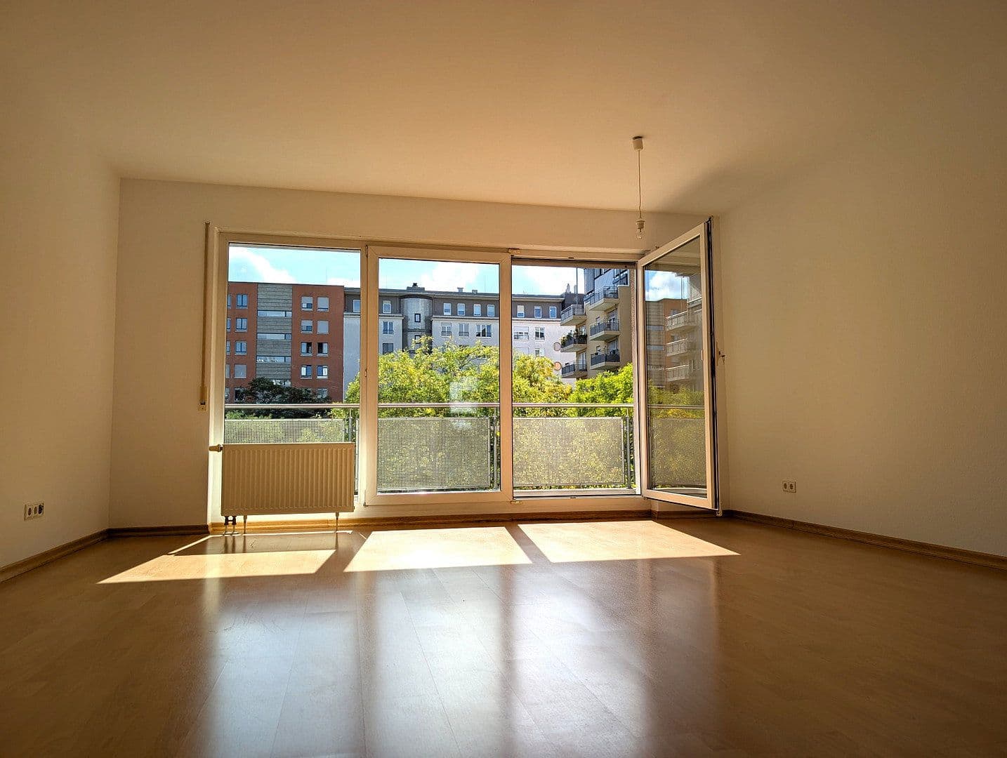 Prodej bytu 1+1 51 m², Ohmstr. 64, Frankfurt, Hessen Prodej bytu 1+1 51 m², Ohmstr. 64, Frankfurt, Hessen