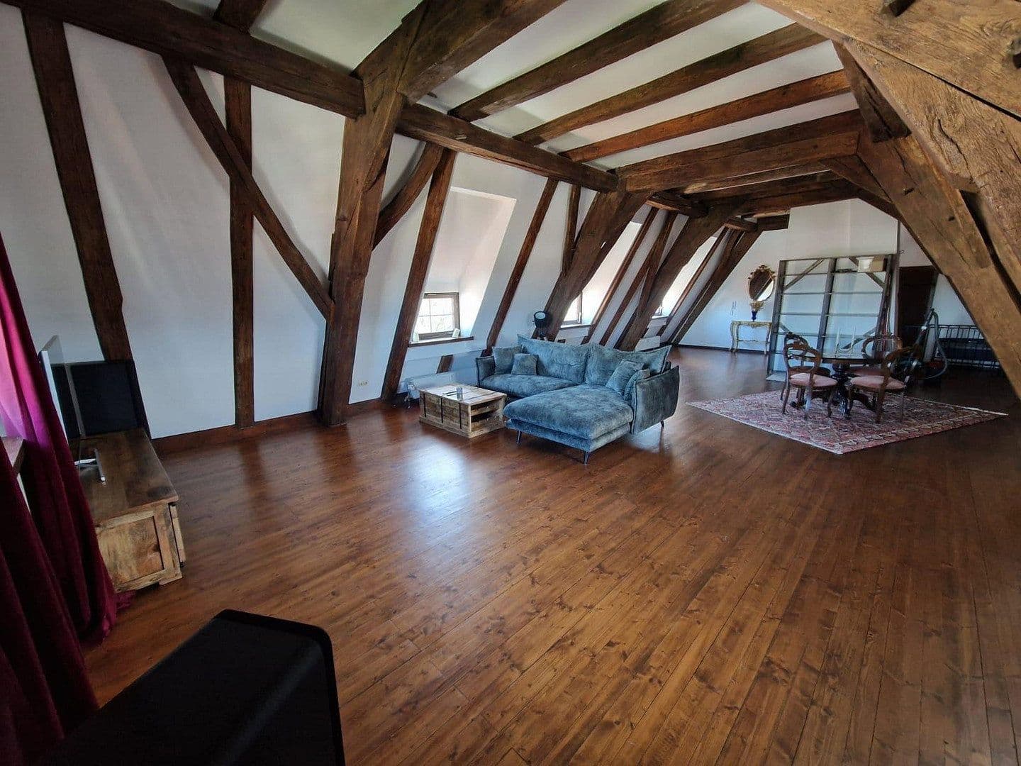 Pronájem bytu 2+1 95 m², Schlossberg 16, Riedlingen, Bádensko-Württembersko Pronájem bytu 2+1 95 m², Schlossberg 16, Riedlingen, Bádensko-Württembersko