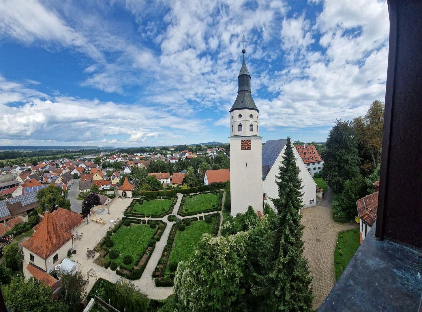Pronájem bytu 2+1 95 m², Schlossberg 16, Riedlingen, Bádensko-Württembersko Pronájem bytu 2+1 95 m², Schlossberg 16, Riedlingen, Bádensko-Württembersko