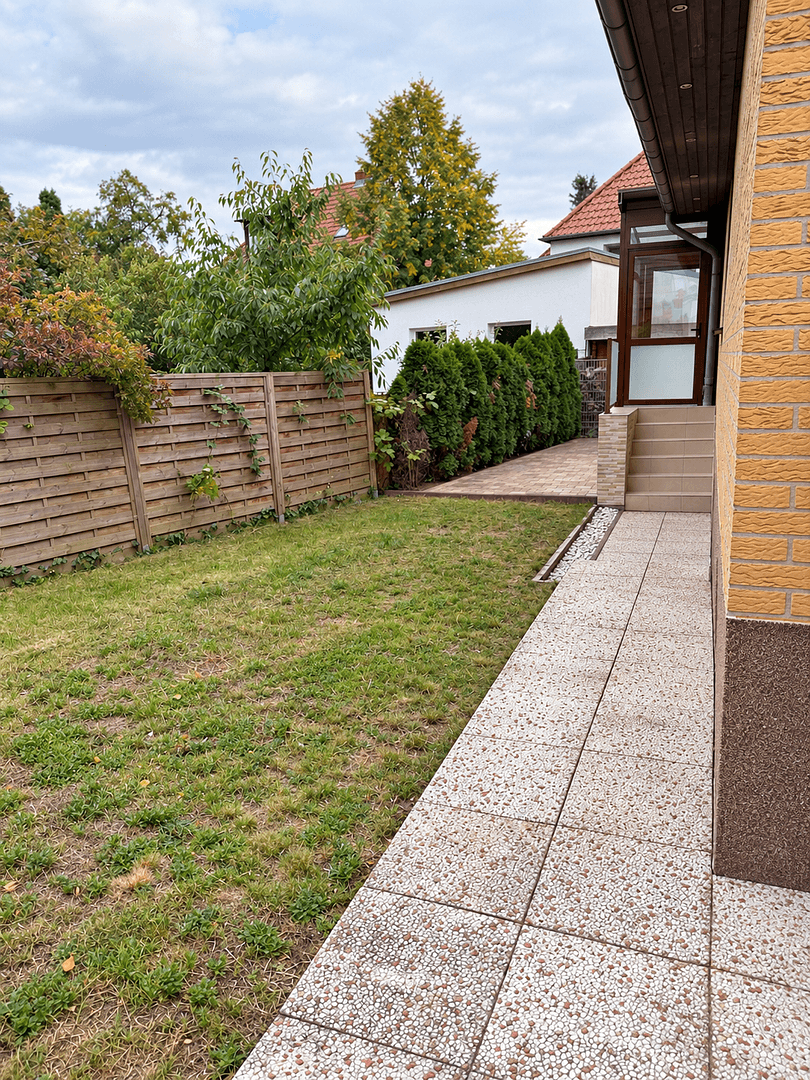 Pronájem domu 120 m², pozemek 344 m², Berlin, Berlín Pronájem domu 120 m², pozemek 344 m², Berlin, Berlín