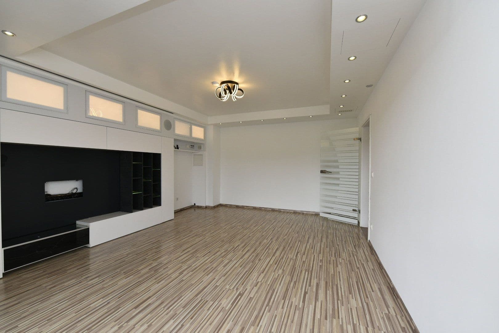 Pronájem bytu 2+1 75 m², Pfalzeler-Straße 87B, Trier, Porýní-Falc Pronájem bytu 2+1 75 m², Pfalzeler-Straße 87B, Trier, Porýní-Falc