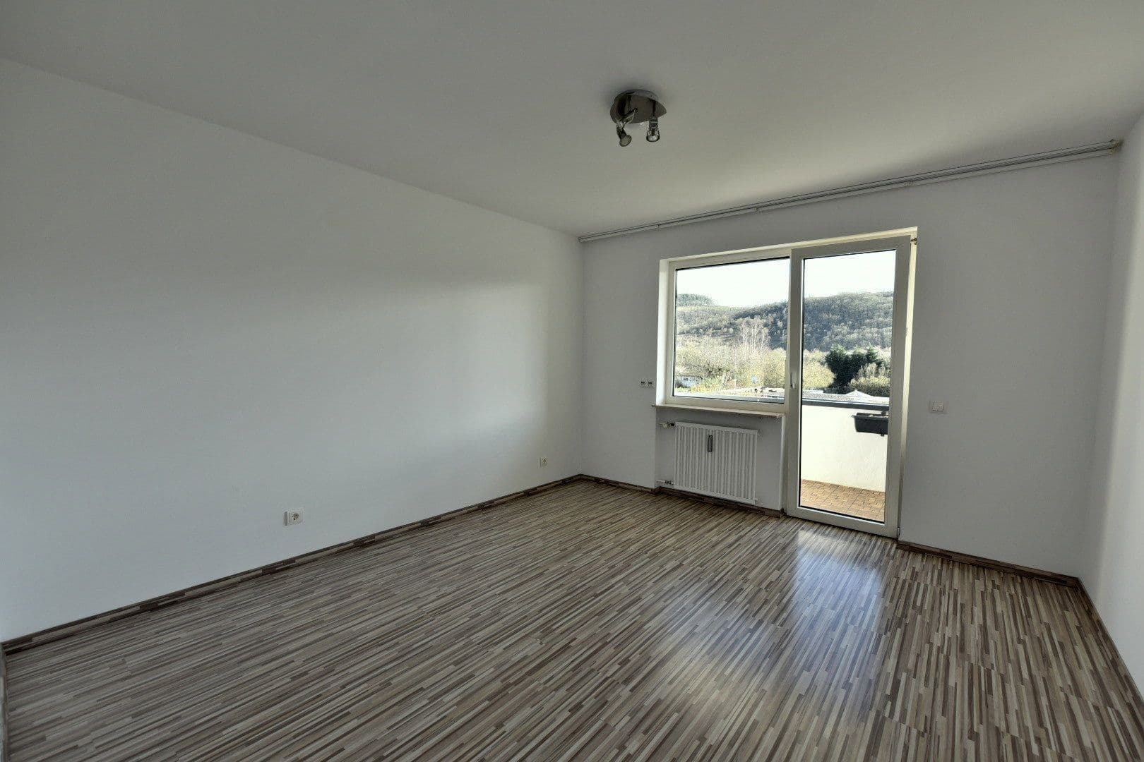 Pronájem bytu 2+1 75 m², Pfalzeler-Straße 87B, Trier, Porýní-Falc Pronájem bytu 2+1 75 m², Pfalzeler-Straße 87B, Trier, Porýní-Falc