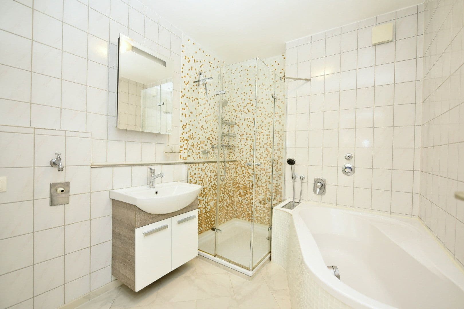 Pronájem bytu 2+1 75 m², Pfalzeler-Straße 87B, Trier, Porýní-Falc Pronájem bytu 2+1 75 m², Pfalzeler-Straße 87B, Trier, Porýní-Falc