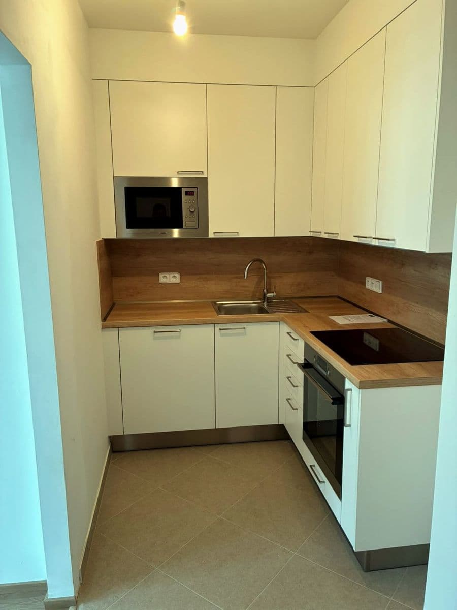 Pronájem bytu 2+1 38 m², Nádražní, Kralupy nad Vltavou, Středočeský kraj Pronájem bytu 2+1 38 m², Nádražní, Kralupy nad Vltavou, Středočeský kraj