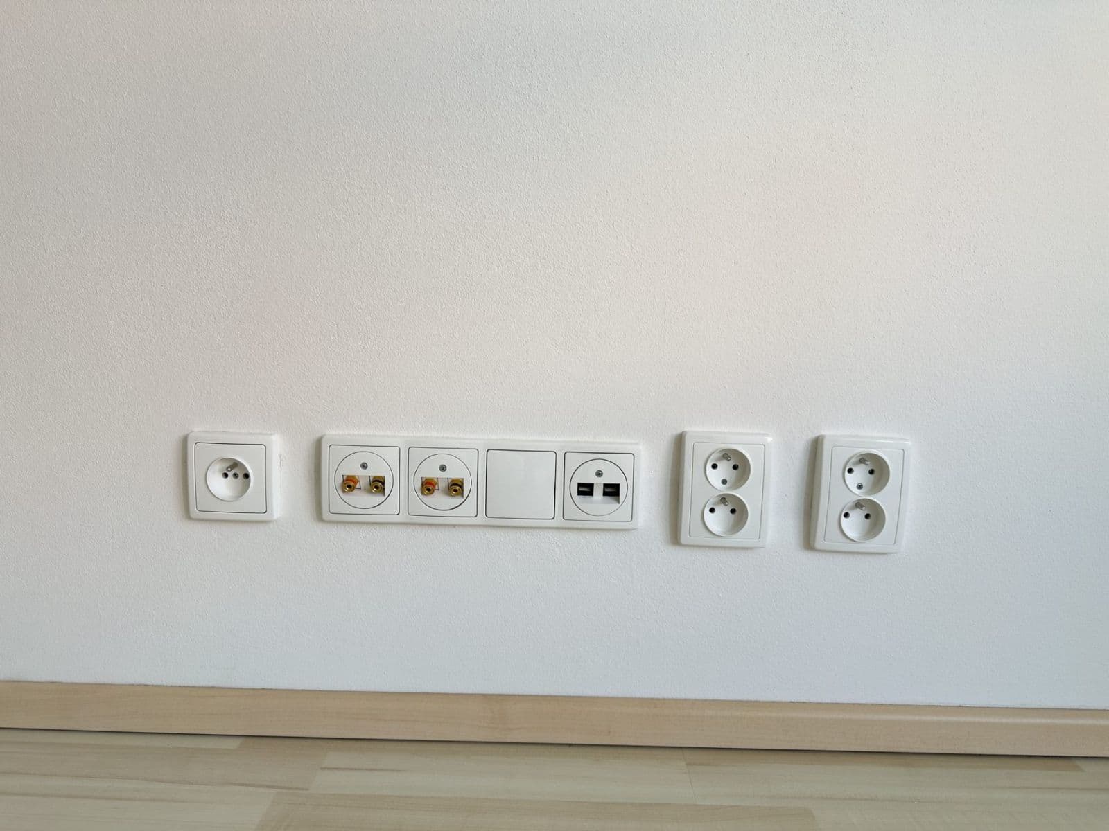 Prodej bytu 2+kk 65 m², Rudolfa Holeky, Praha, Praha Prodej bytu 2+kk 65 m², Rudolfa Holeky, Praha, Praha