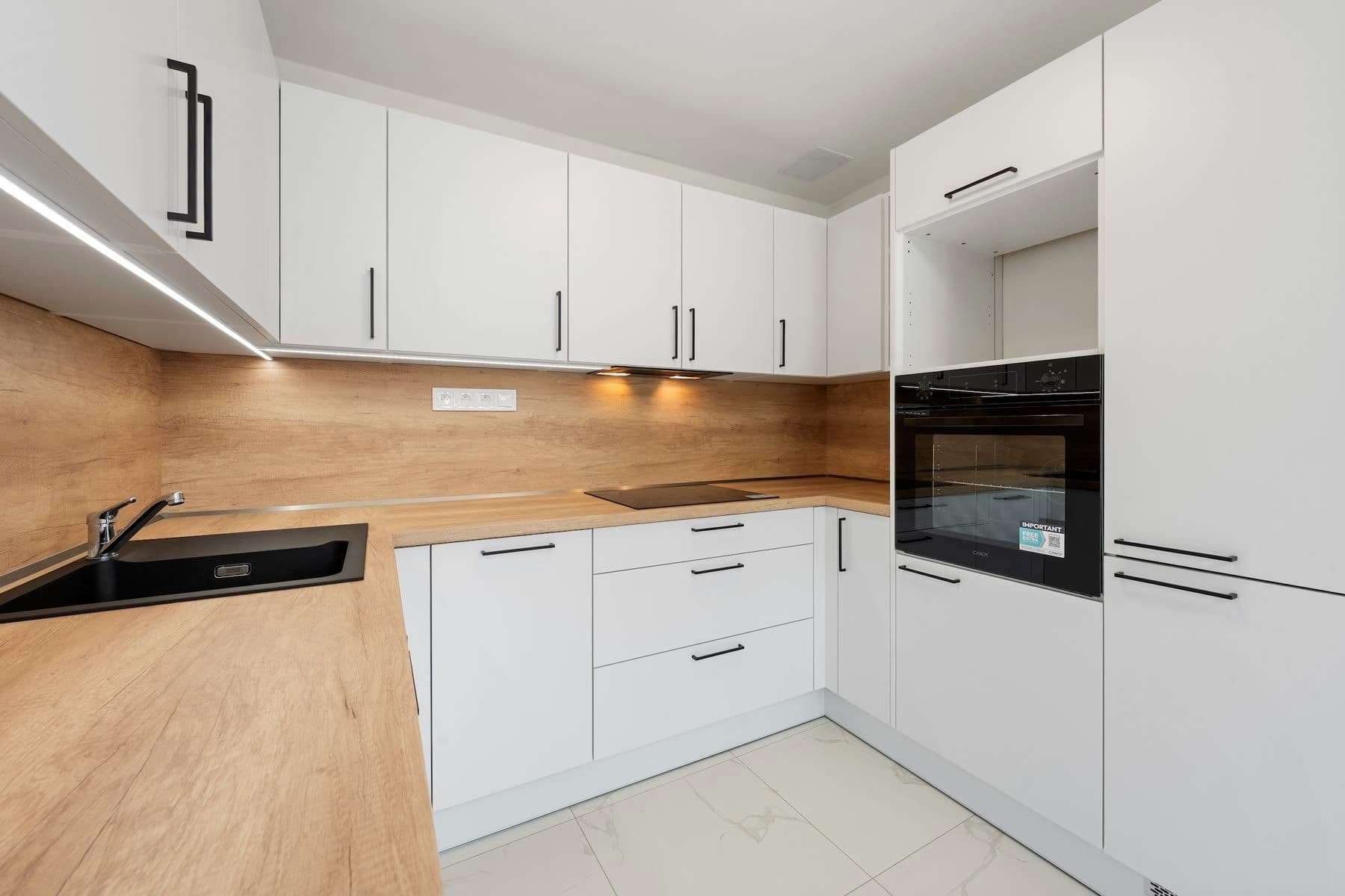Prodej bytu 1+1 95 m², Čebín, Jihomoravský kraj Prodej bytu 1+1 95 m², Čebín, Jihomoravský kraj