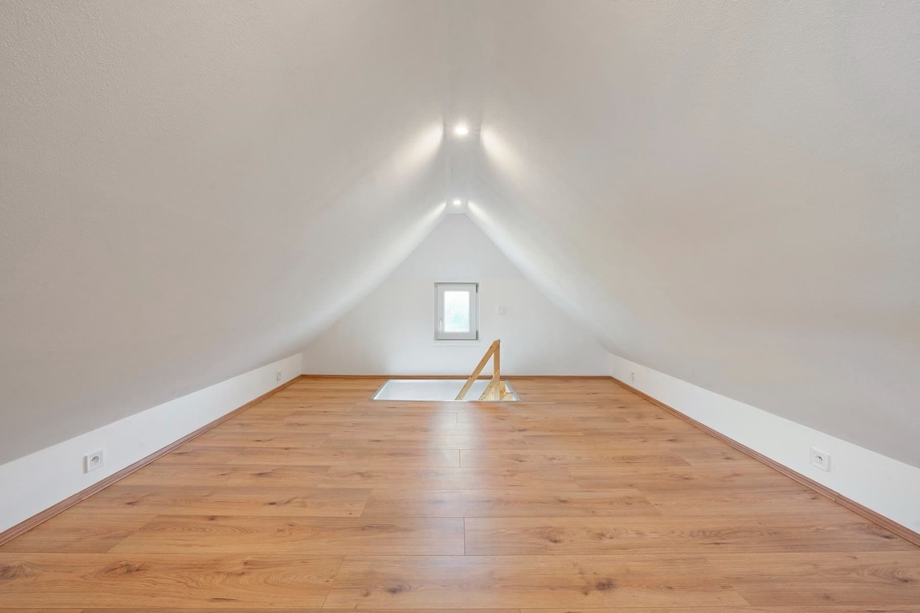 Prodej bytu 1+1 95 m², Čebín, Jihomoravský kraj Prodej bytu 1+1 95 m², Čebín, Jihomoravský kraj
