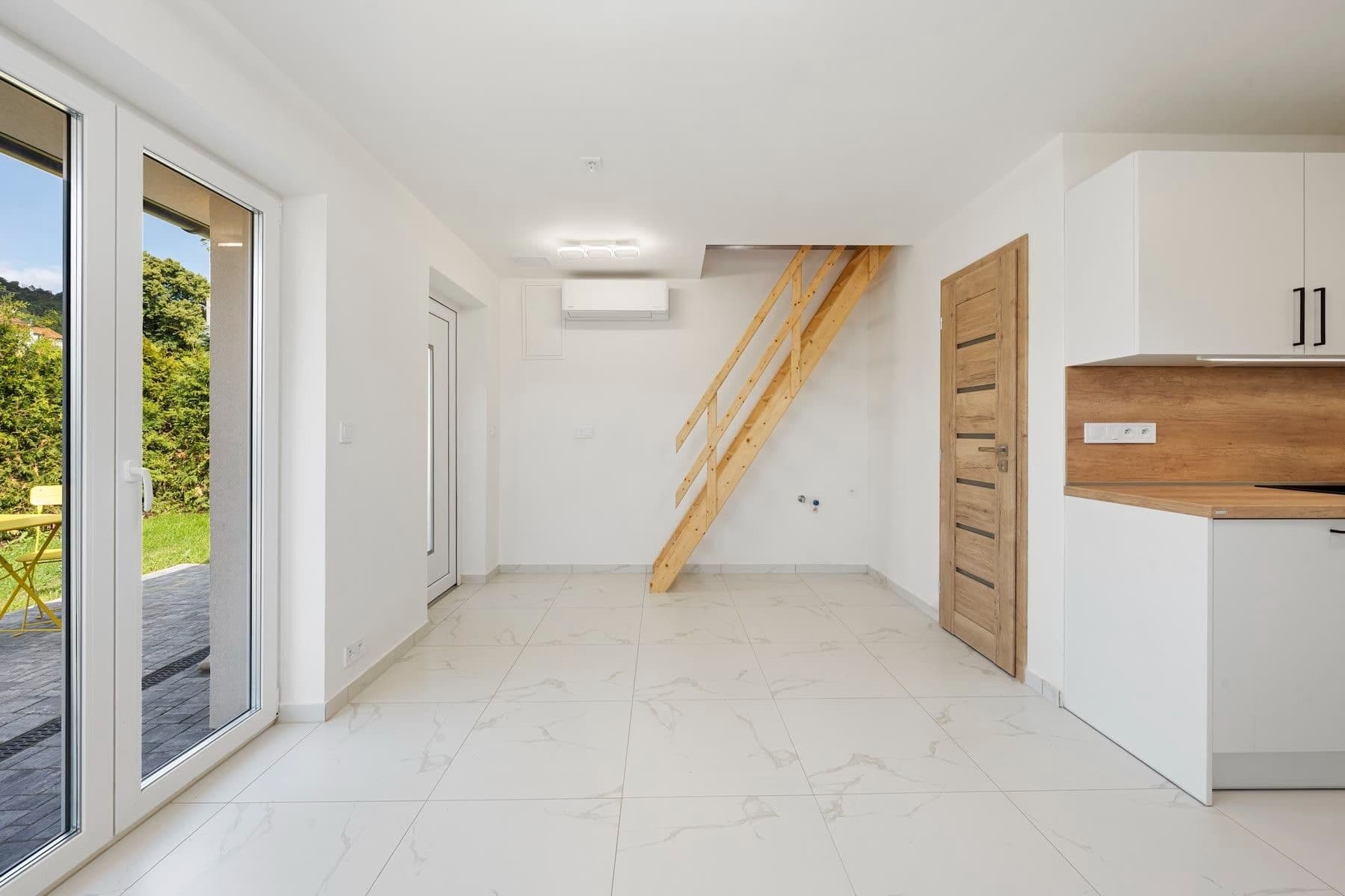 Prodej bytu 1+1 95 m², Čebín, Jihomoravský kraj Prodej bytu 1+1 95 m², Čebín, Jihomoravský kraj