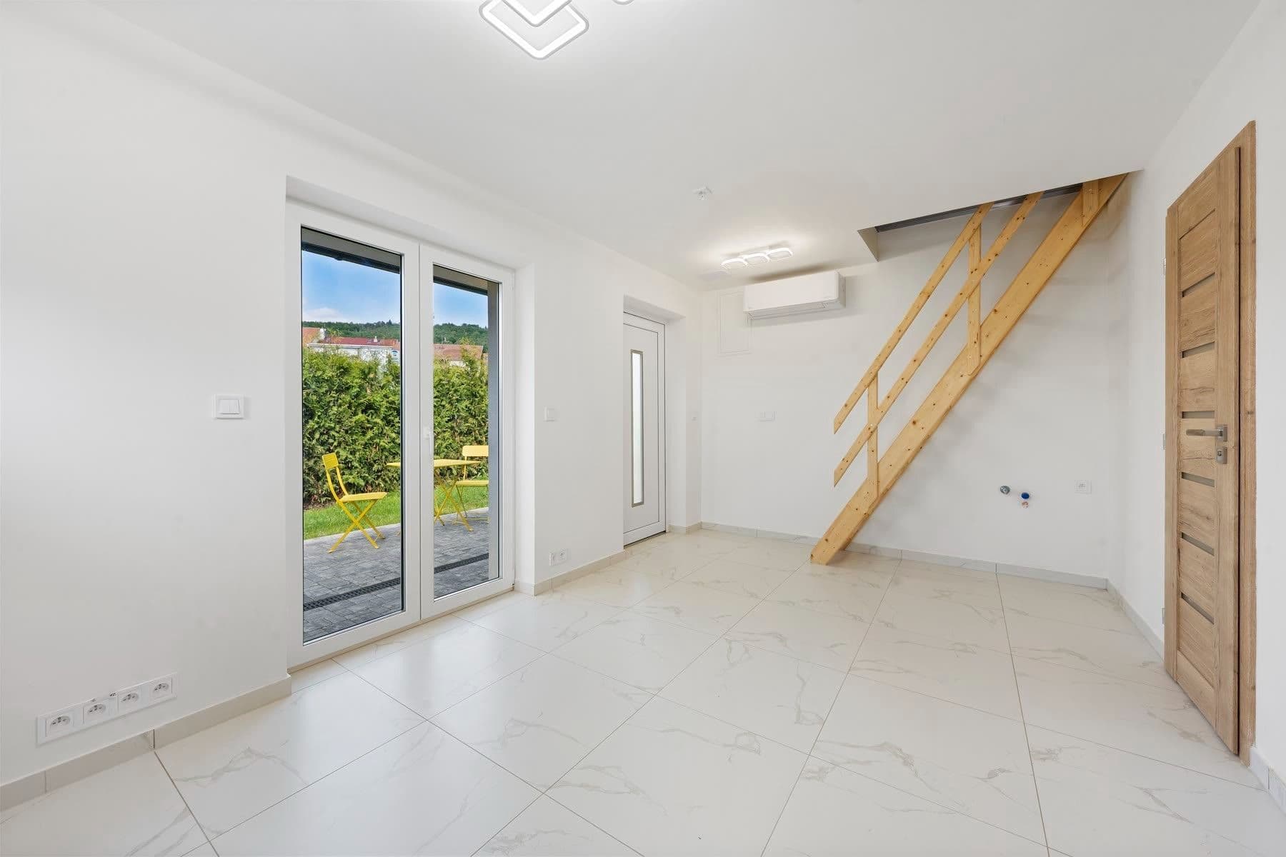 Prodej bytu 1+1 95 m², Čebín, Jihomoravský kraj Prodej bytu 1+1 95 m², Čebín, Jihomoravský kraj
