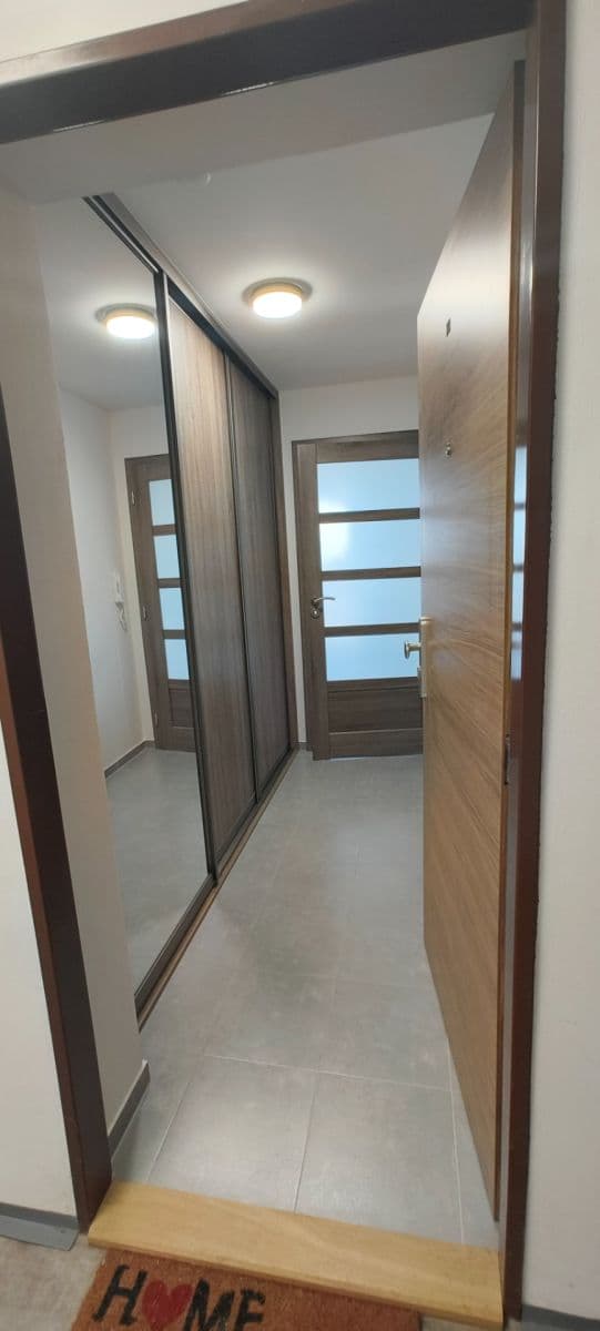 Pronájem bytu 1+kk 34 m², Uherova, Chýně, Středočeský kraj Pronájem bytu 1+kk 34 m², Uherova, Chýně, Středočeský kraj