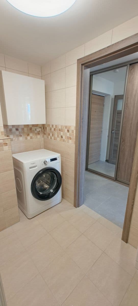 Pronájem bytu 1+kk 34 m², Uherova, Chýně, Středočeský kraj Pronájem bytu 1+kk 34 m², Uherova, Chýně, Středočeský kraj