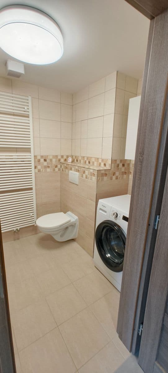 Pronájem bytu 1+kk 34 m², Uherova, Chýně, Středočeský kraj Pronájem bytu 1+kk 34 m², Uherova, Chýně, Středočeský kraj