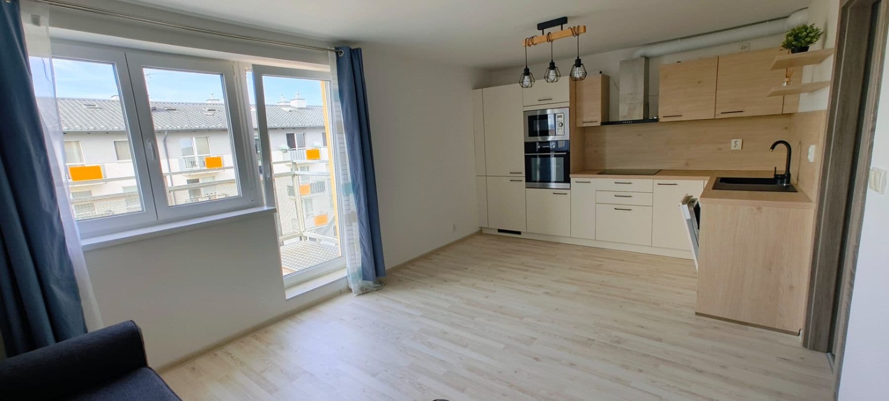 Pronájem bytu 1+kk 34 m², Uherova, Chýně, Středočeský kraj Pronájem bytu 1+kk 34 m², Uherova, Chýně, Středočeský kraj