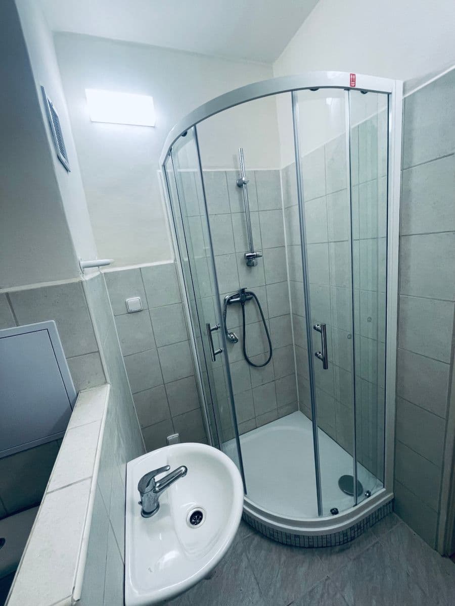 Pronájem bytu 1+kk 21 m², Jiráskova, Chomutov, Ústecký kraj Pronájem bytu 1+kk 21 m², Jiráskova, Chomutov, Ústecký kraj