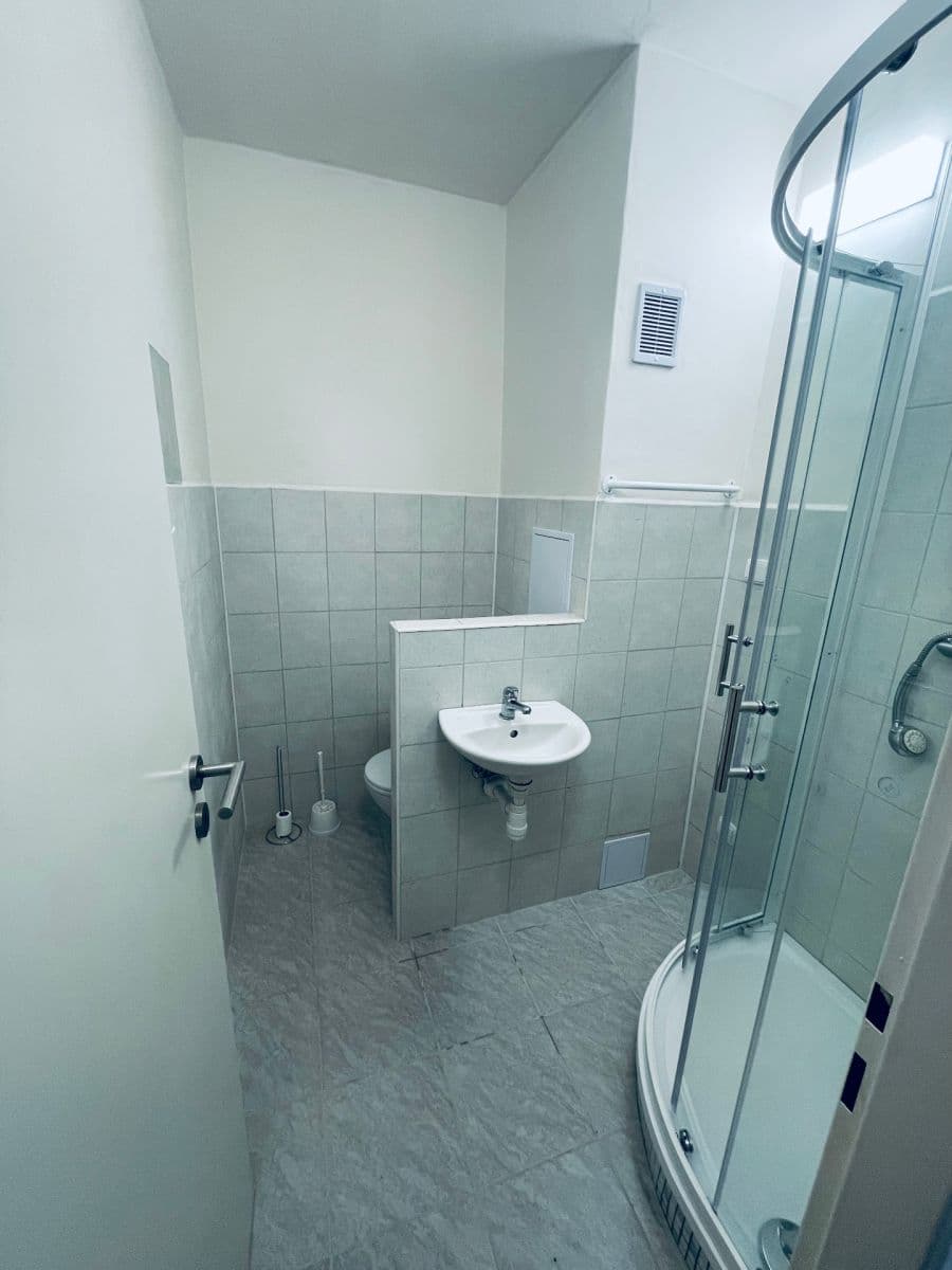 Pronájem bytu 1+kk 21 m², Jiráskova, Chomutov, Ústecký kraj Pronájem bytu 1+kk 21 m², Jiráskova, Chomutov, Ústecký kraj