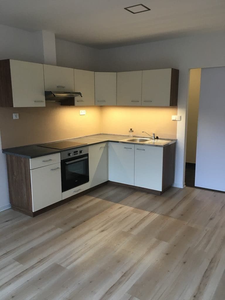 Pronájem bytu 2+kk 42 m², Petra Jilemnického, Adamov, Jihomoravský kraj Pronájem bytu 2+kk 42 m², Petra Jilemnického, Adamov, Jihomoravský kraj