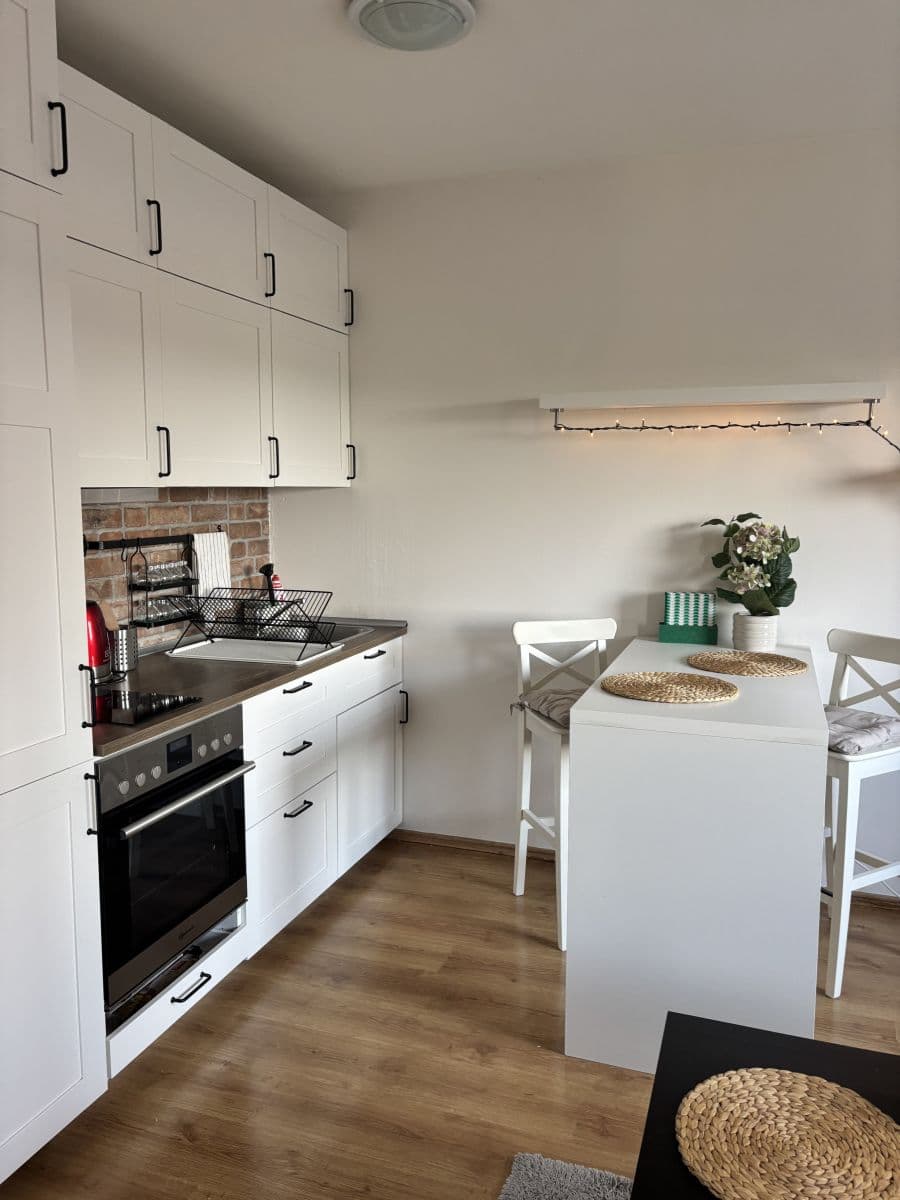 Pronájem bytu 35 m², Roztocká, Úholičky, Středočeský kraj Pronájem bytu 35 m², Roztocká, Úholičky, Středočeský kraj
