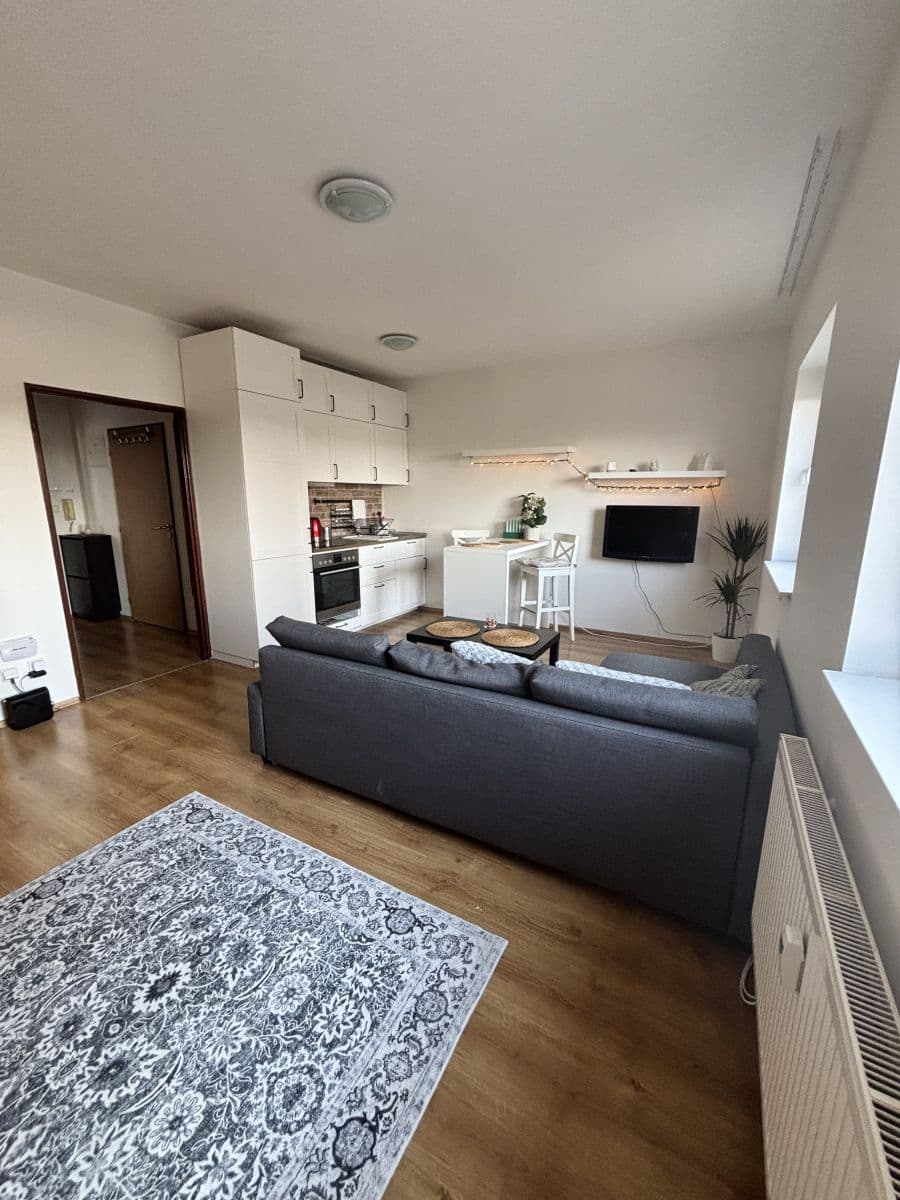 Pronájem bytu 35 m², Roztocká, Úholičky, Středočeský kraj Pronájem bytu 35 m², Roztocká, Úholičky, Středočeský kraj