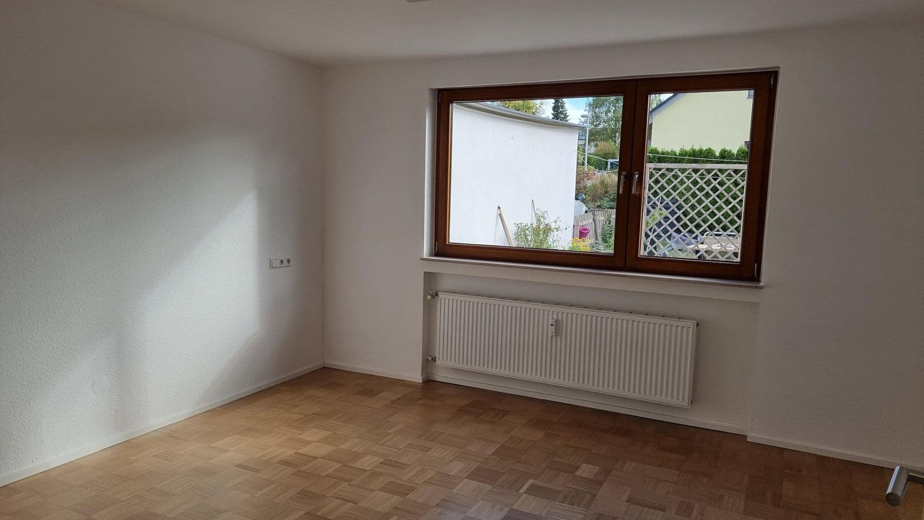 Pronájem bytu 4+1 119 m², Konrad-Adenauer-Straße 3, Rottenburg am Neckar, Bádensko-Württembersko Pronájem bytu 4+1 119 m², Konrad-Adenauer-Straße 3, Rottenburg am Neckar, Bádensko-Württembersko