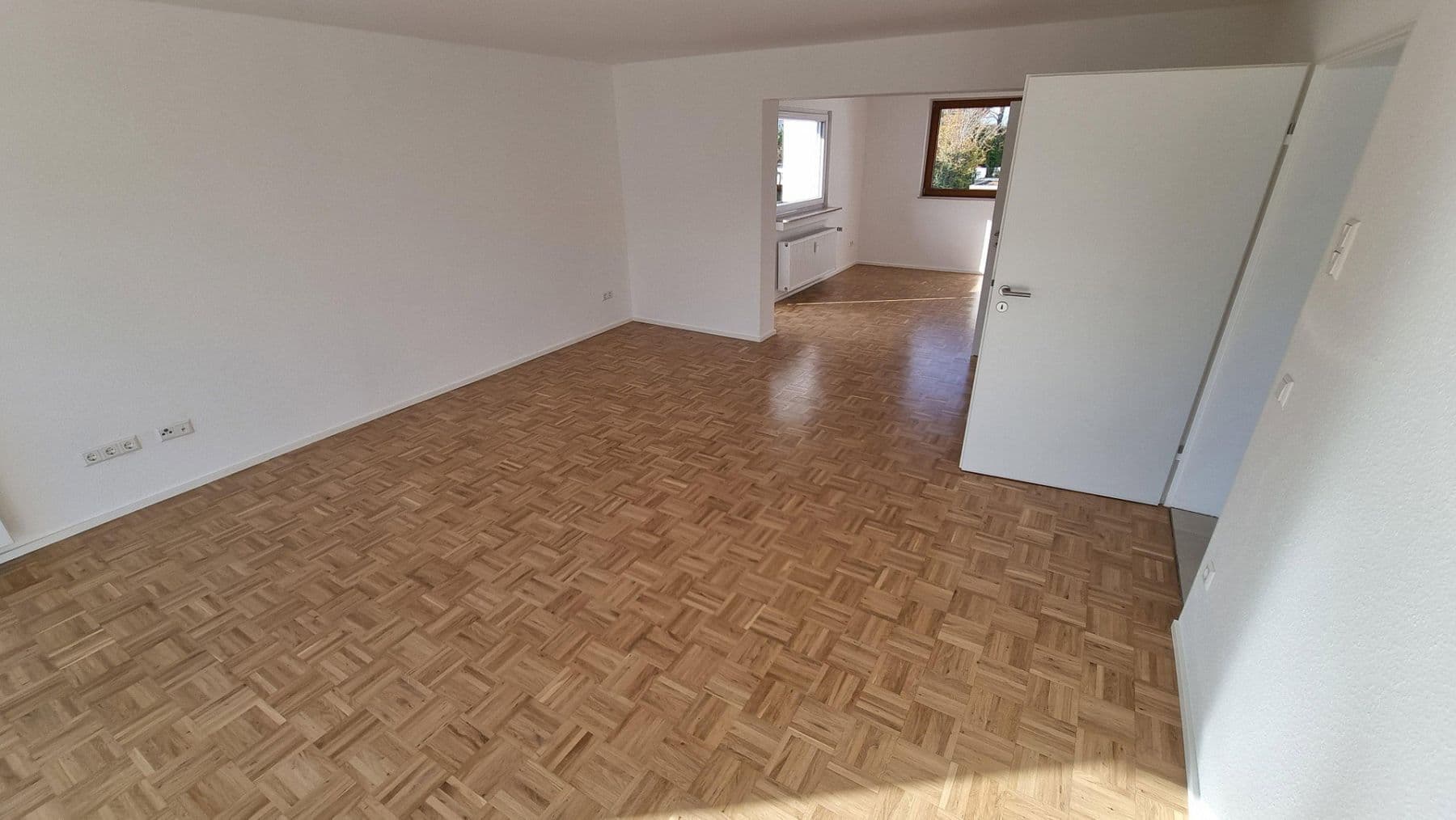 Pronájem bytu 4+1 119 m², Konrad-Adenauer-Straße 3, Rottenburg am Neckar, Bádensko-Württembersko Pronájem bytu 4+1 119 m², Konrad-Adenauer-Straße 3, Rottenburg am Neckar, Bádensko-Württembersko