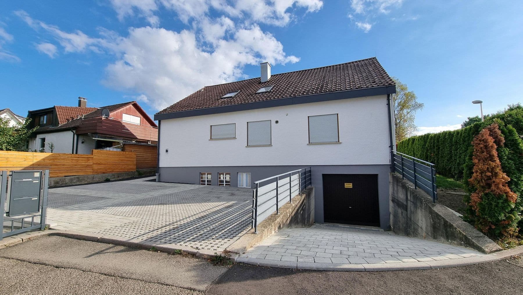 Pronájem bytu 4+1 119 m², Konrad-Adenauer-Straße 3, Rottenburg am Neckar, Bádensko-Württembersko Pronájem bytu 4+1 119 m², Konrad-Adenauer-Straße 3, Rottenburg am Neckar, Bádensko-Württembersko