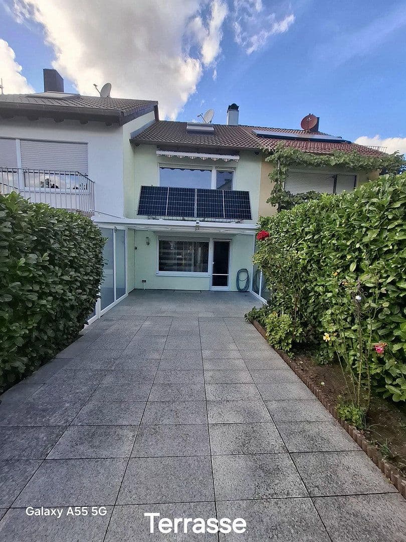 Prodej domu 110 m², pozemek 155 m², Lerchenweg 11, Schwabach, Bavorsko Prodej domu 110 m², pozemek 155 m², Lerchenweg 11, Schwabach, Bavorsko