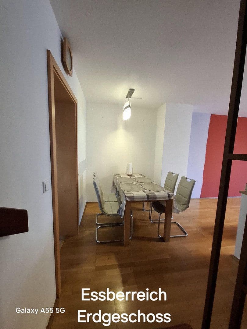 Prodej domu 110 m², pozemek 155 m², Lerchenweg 11, Schwabach, Bavorsko Prodej domu 110 m², pozemek 155 m², Lerchenweg 11, Schwabach, Bavorsko
