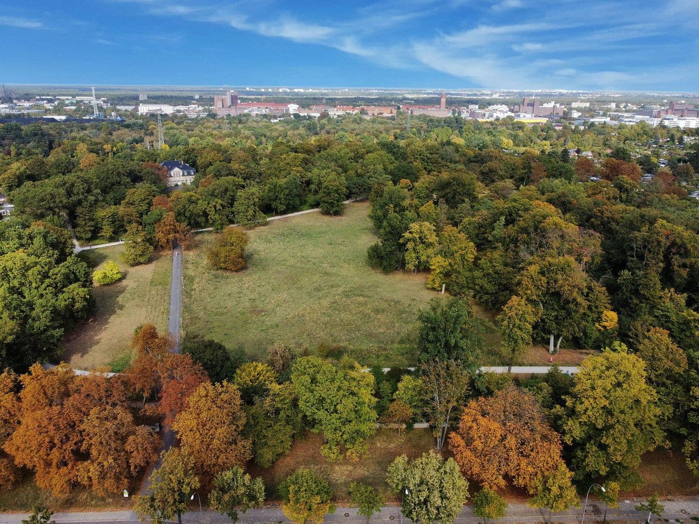 Prodej bytu 3+1 84 m², Berlin, Berlín Prodej bytu 3+1 84 m², Berlin, Berlín