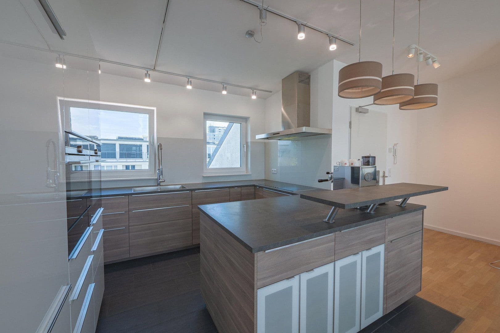 Prodej bytu 3+1 84 m², Berlin, Berlín Prodej bytu 3+1 84 m², Berlin, Berlín