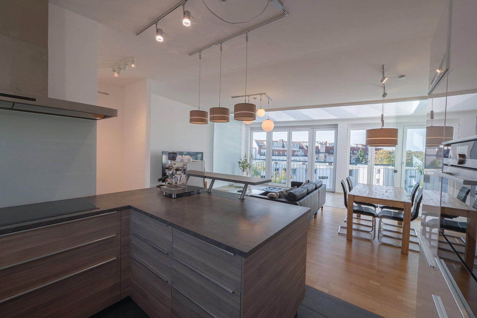 Prodej bytu 3+1 84 m², Berlin, Berlín Prodej bytu 3+1 84 m², Berlin, Berlín