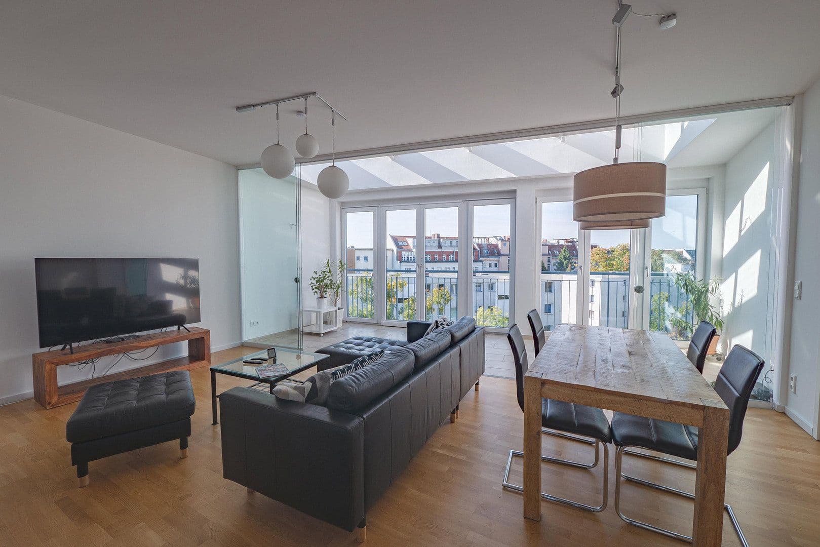 Prodej bytu 3+1 84 m², Berlin, Berlín Prodej bytu 3+1 84 m², Berlin, Berlín