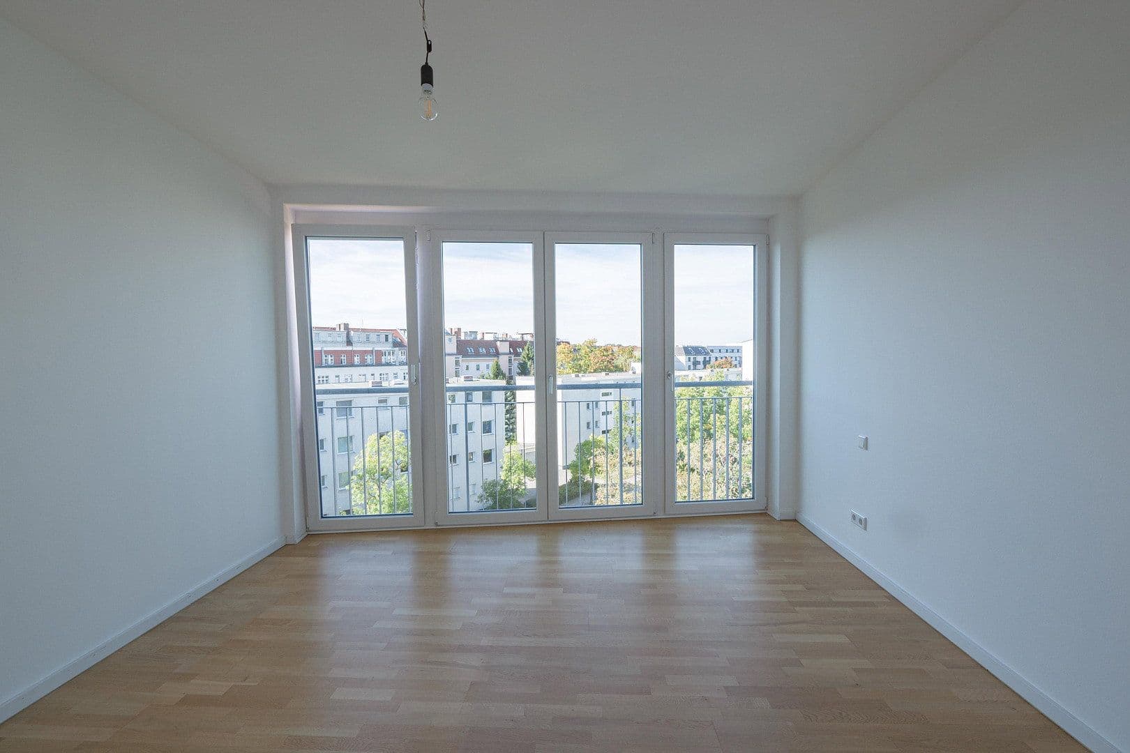 Prodej bytu 3+1 84 m², Berlin, Berlín Prodej bytu 3+1 84 m², Berlin, Berlín