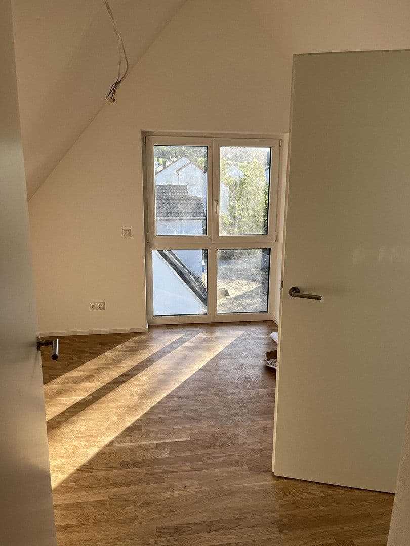Prodej domu 137 m², pozemek 398 m², Heuweg 7c, Diedorf, Bavorsko Prodej domu 137 m², pozemek 398 m², Heuweg 7c, Diedorf, Bavorsko