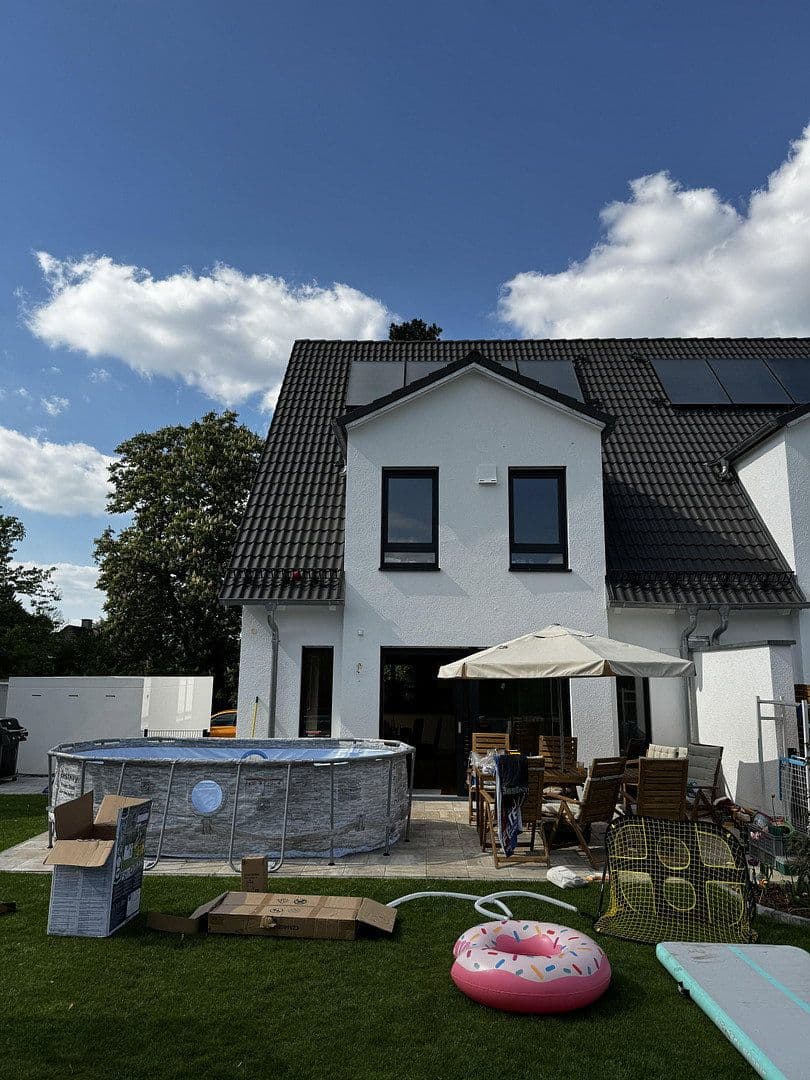 Prodej domu 137 m², pozemek 398 m², Heuweg 7c, Diedorf, Bavorsko Prodej domu 137 m², pozemek 398 m², Heuweg 7c, Diedorf, Bavorsko