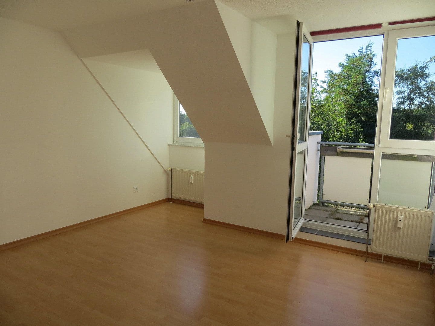 Prodej bytu 3+1 62 m², Mathias-Oeder-Str. 1b, Dresden, Sasko Prodej bytu 3+1 62 m², Mathias-Oeder-Str. 1b, Dresden, Sasko