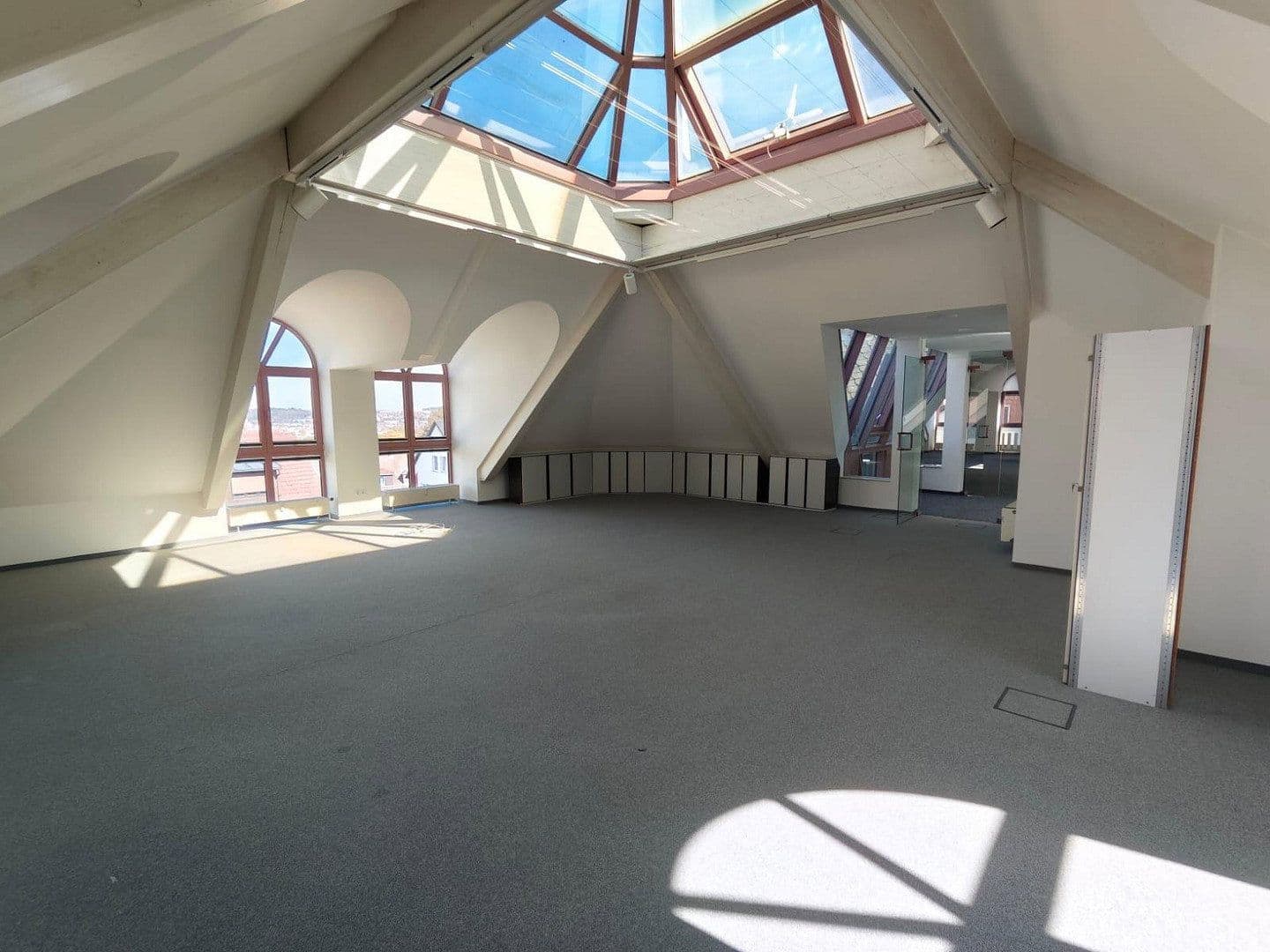 Pronájem kanceláře 589 m², August-Mohl-Str. 13, Hof, Bavorsko Pronájem kanceláře 589 m², August-Mohl-Str. 13, Hof, Bavorsko