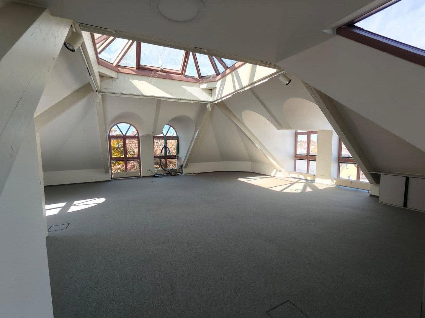 Pronájem kanceláře 589 m², August-Mohl-Str. 13, Hof, Bavorsko Pronájem kanceláře 589 m², August-Mohl-Str. 13, Hof, Bavorsko