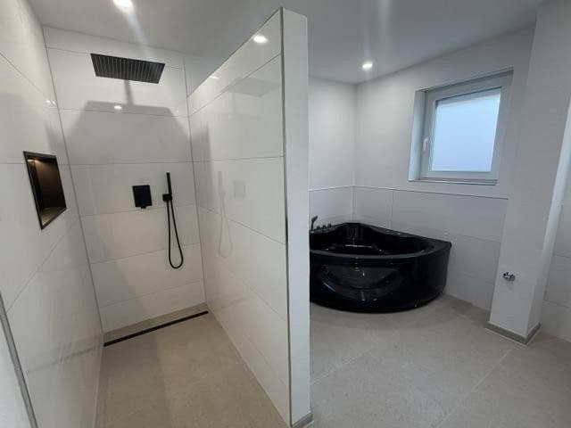 Prodej bytu 4+1 110 m², Kaufbeurer Straße 34, Schwabmünchen, Bavorsko Prodej bytu 4+1 110 m², Kaufbeurer Straße 34, Schwabmünchen, Bavorsko
