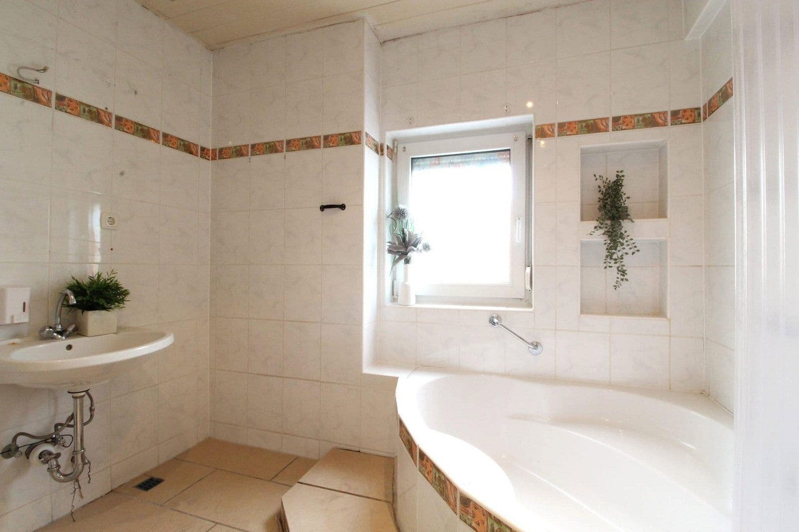 Prodej domu 263 m², pozemek 381 m², Bad König, Hessen Prodej domu 263 m², pozemek 381 m², Bad König, Hessen