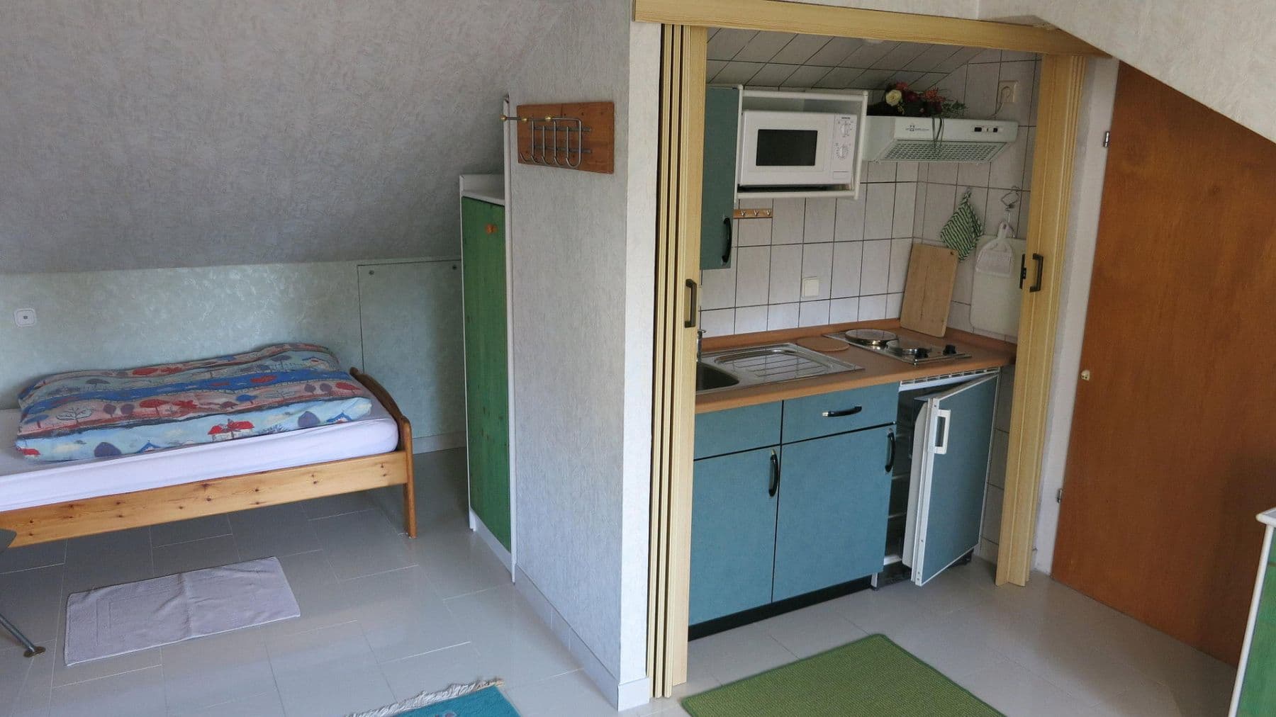 Pronájem bytu 1+1 26 m², Hauptstraße 49A, Rödermark, Hessen Pronájem bytu 1+1 26 m², Hauptstraße 49A, Rödermark, Hessen