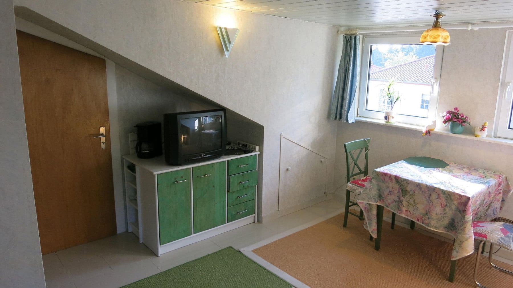 Pronájem bytu 1+1 26 m², Hauptstraße 49A, Rödermark, Hessen Pronájem bytu 1+1 26 m², Hauptstraße 49A, Rödermark, Hessen