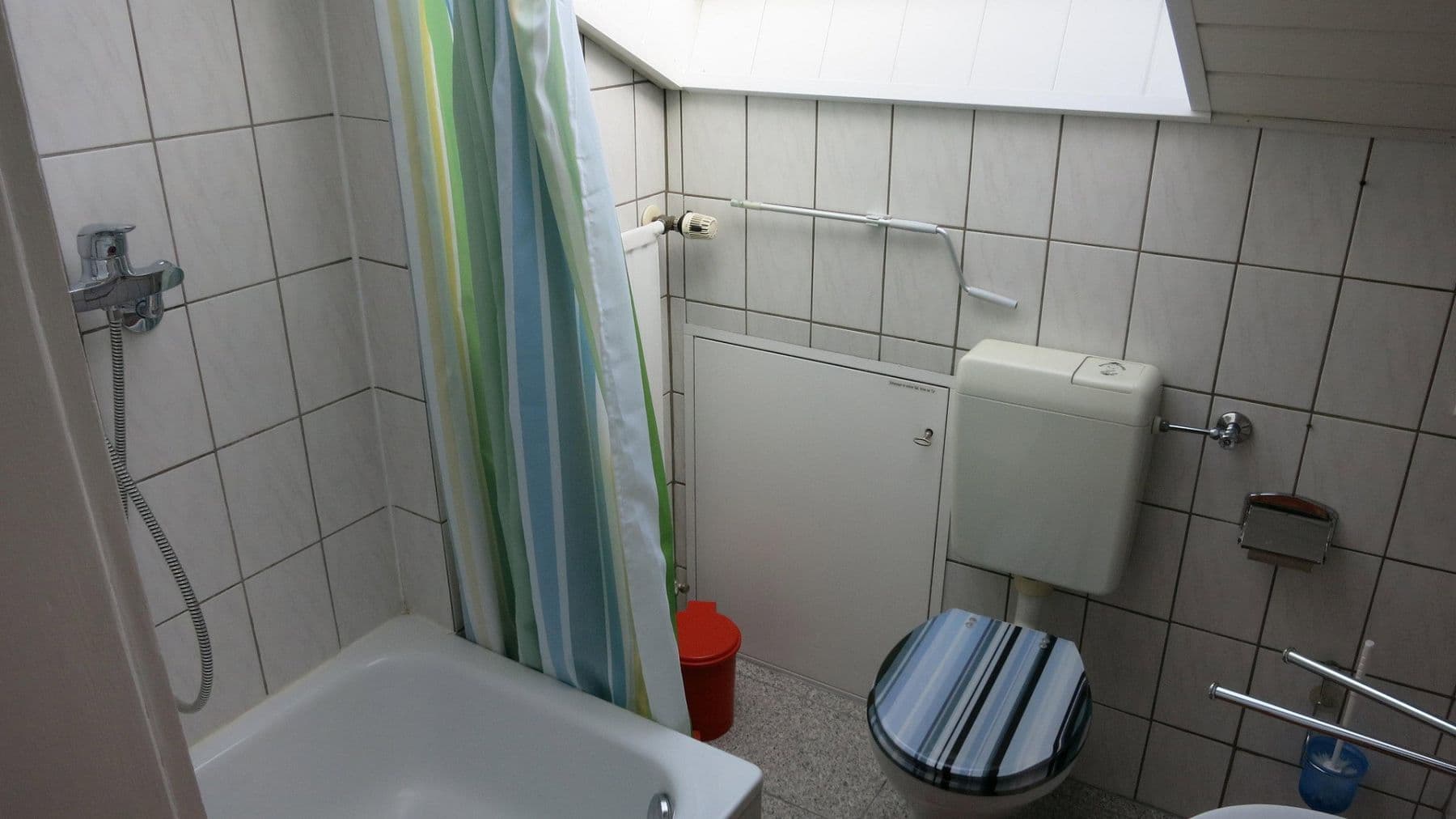 Pronájem bytu 1+1 26 m², Hauptstraße 49A, Rödermark, Hessen Pronájem bytu 1+1 26 m², Hauptstraße 49A, Rödermark, Hessen