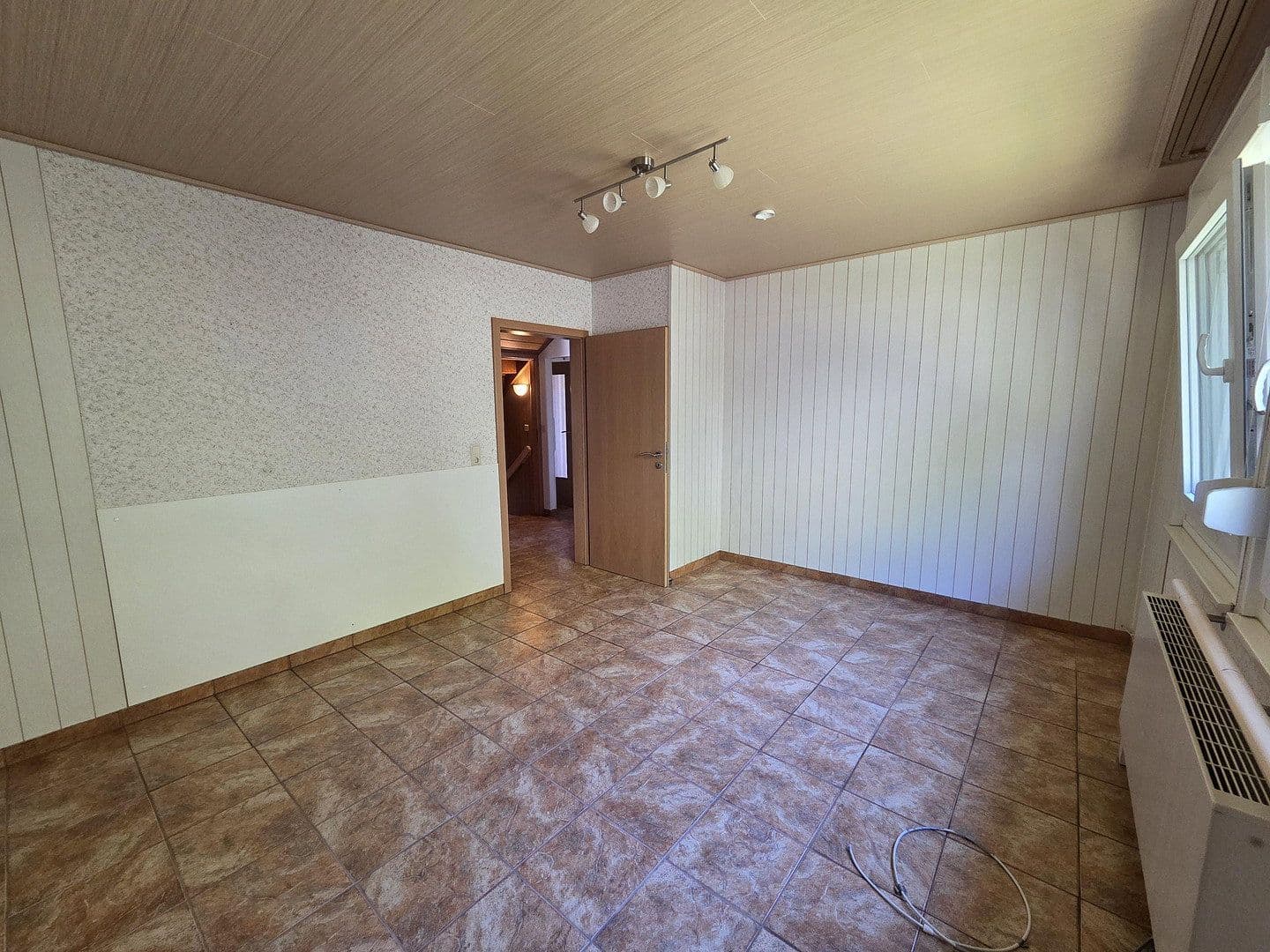 Prodej domu 72 m², pozemek 1.067 m², Ringstraße 11, Kirn, Porýní-Falc Prodej domu 72 m², pozemek 1.067 m², Ringstraße 11, Kirn, Porýní-Falc
