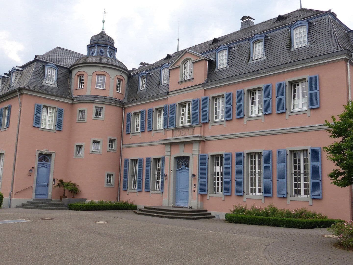 Pronájem bytu 3+1 80 m², Bonn, Severní Porýní-Vestfálsko Pronájem bytu 3+1 80 m², Bonn, Severní Porýní-Vestfálsko