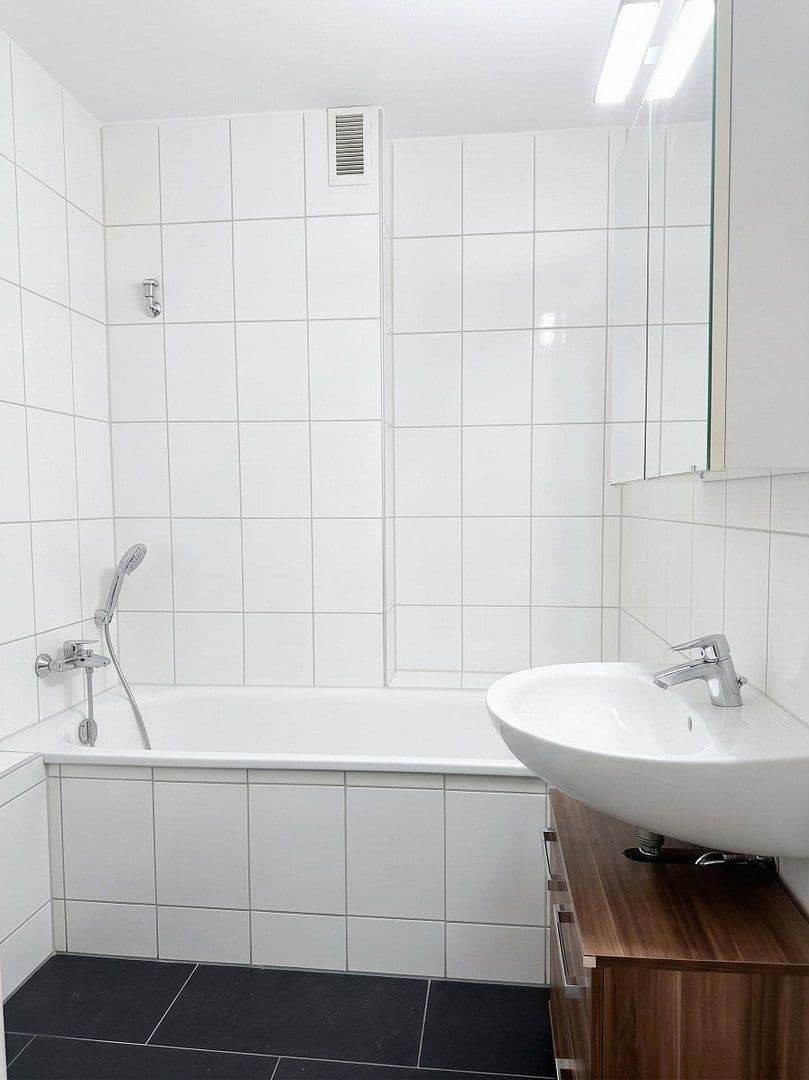 Pronájem bytu 3+1 83 m², Königsberger Str. 2, Moers, Severní Porýní-Vestfálsko Pronájem bytu 3+1 83 m², Königsberger Str. 2, Moers, Severní Porýní-Vestfálsko