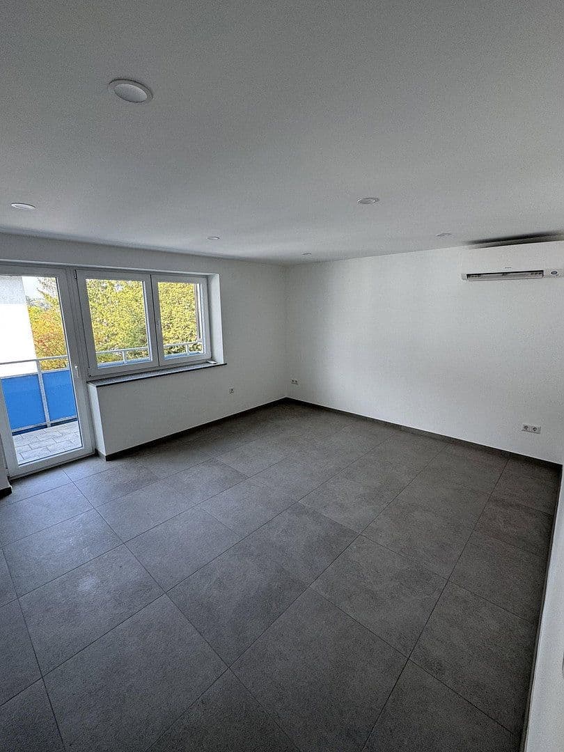 Pronájem bytu 3+1 63 m², Leonberg, Bádensko-Württembersko Pronájem bytu 3+1 63 m², Leonberg, Bádensko-Württembersko