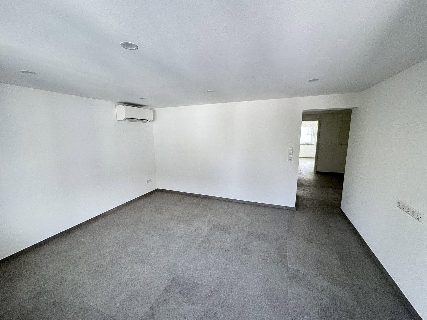 Pronájem bytu 3+1 63 m², Leonberg, Bádensko-Württembersko Pronájem bytu 3+1 63 m², Leonberg, Bádensko-Württembersko