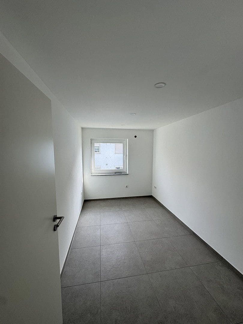 Pronájem bytu 3+1 63 m², Leonberg, Bádensko-Württembersko Pronájem bytu 3+1 63 m², Leonberg, Bádensko-Württembersko