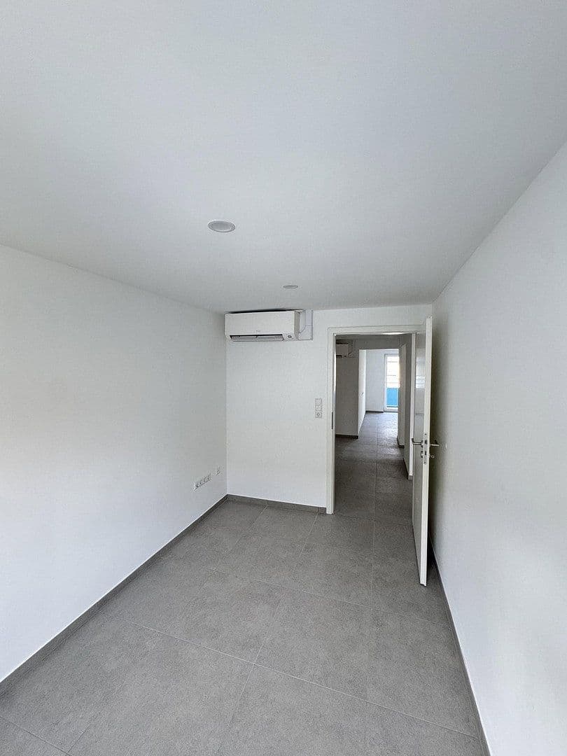 Pronájem bytu 3+1 63 m², Leonberg, Bádensko-Württembersko Pronájem bytu 3+1 63 m², Leonberg, Bádensko-Württembersko