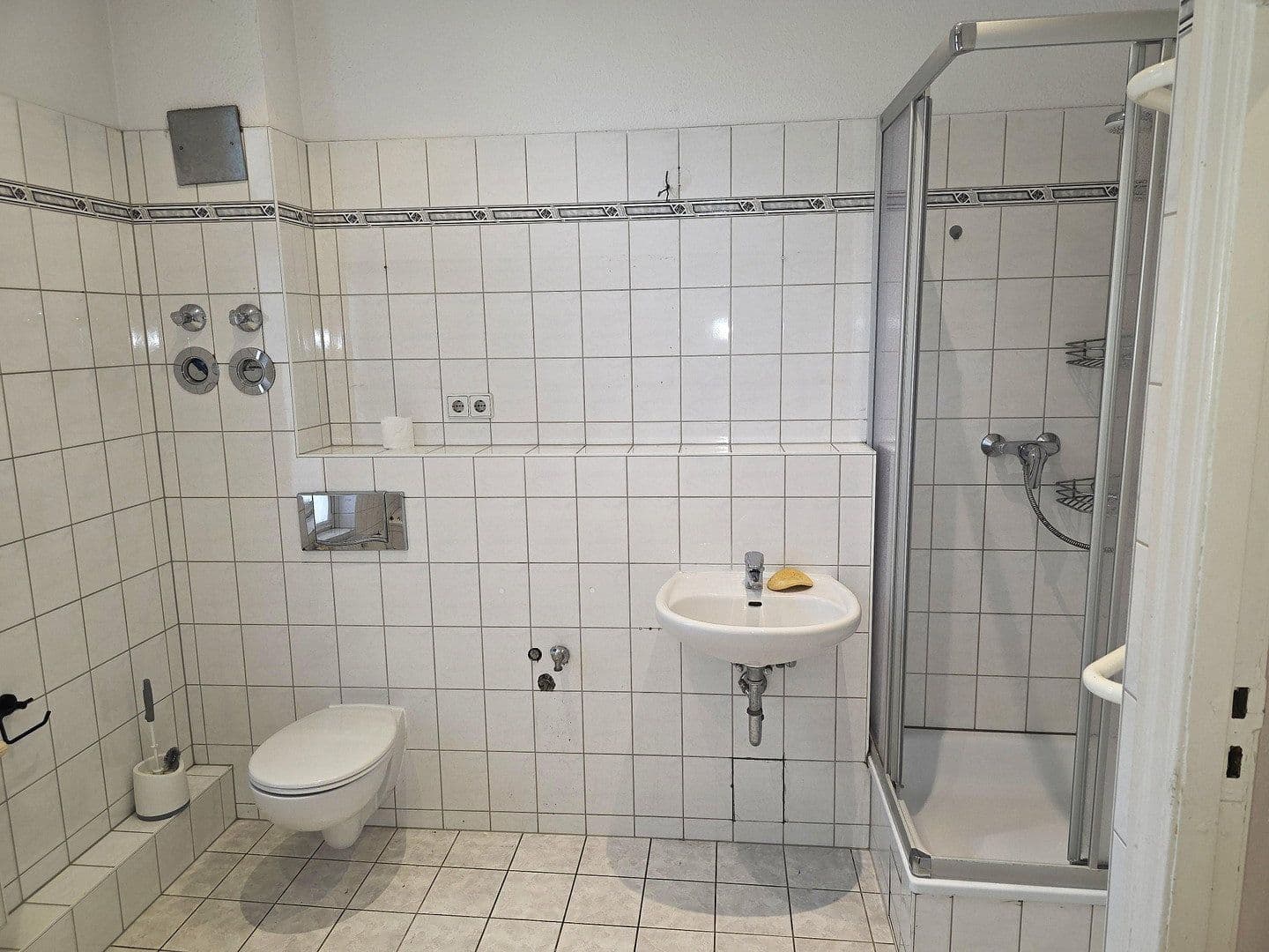Pronájem bytu 4+1 130 m², Treskowallee 97, Berlin, Berlín Pronájem bytu 4+1 130 m², Treskowallee 97, Berlin, Berlín